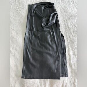 Zara Sleek Black Pencil Skirt